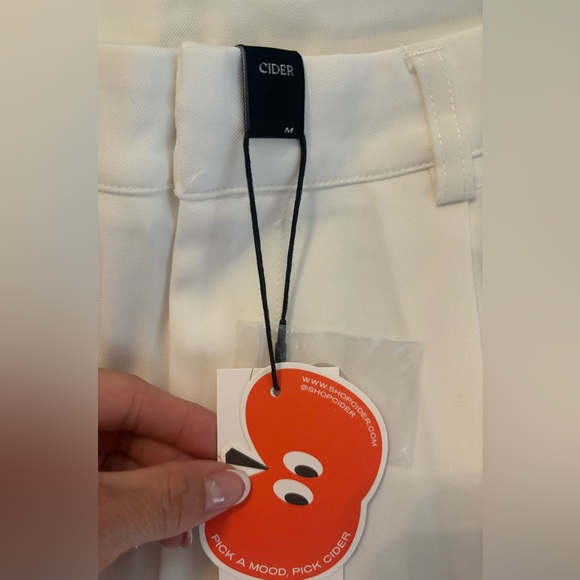 Clean white slacks - Picture 3 of 3